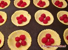 Tartelettes-amandes_-framboises-et-chocolat.jpg