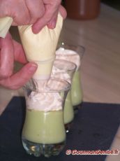 Veloute-de-feves---creme-de-saumon-2.jpg