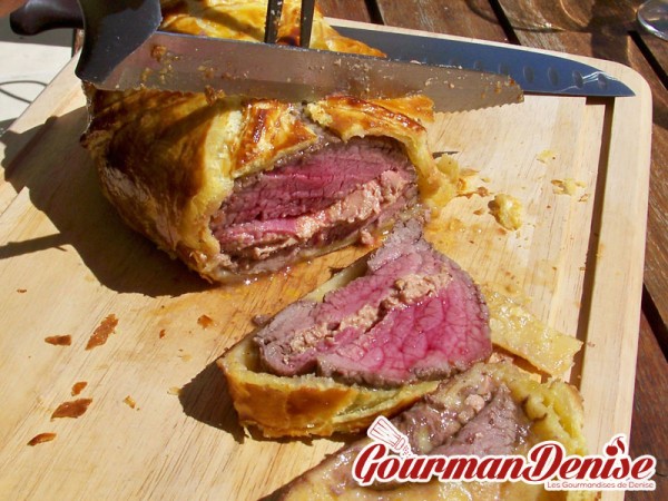 Filet de bœuf en croute farci au foie gras, sauce au vin de Maury