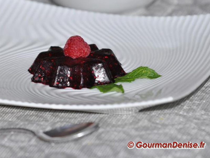 Gelée de fruits rouges au vin et aux épices douces